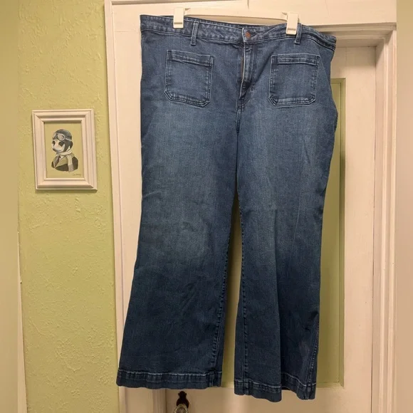 Old Navy Classic Blue Wide-leg Jeans - Picture 2 of 5